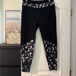 Sweaty Betty Black and White Patterned Leggings